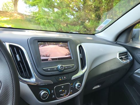 Used 2023 Chevrolet Equinox LS w/ LS Convenience Package FWD image 36