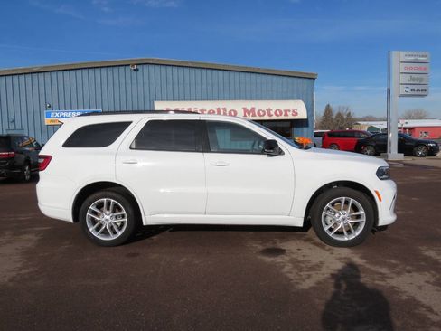 Used 2024 Dodge Durango GT image 1