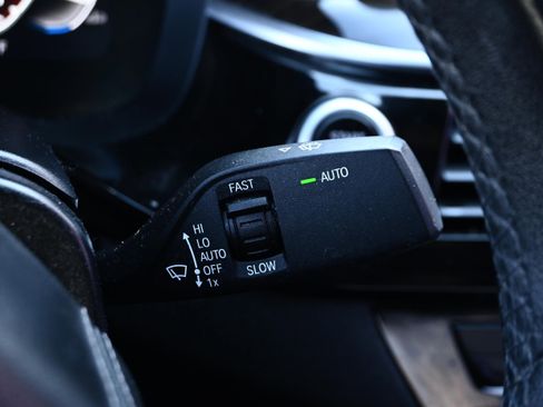 Used 2020 BMW 530i w/ Convenience Package image 33