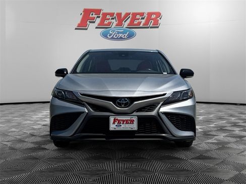 Used 2022 Toyota Camry SE image 8