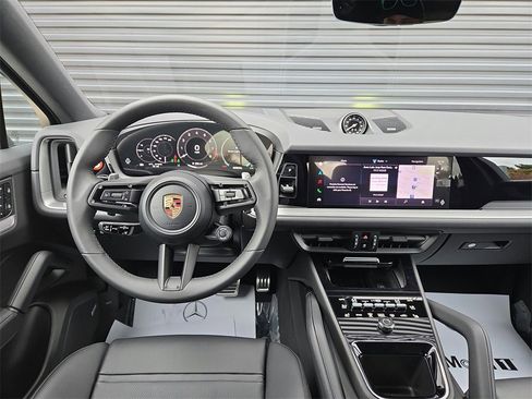New 2026 Porsche Cayenne S image 8