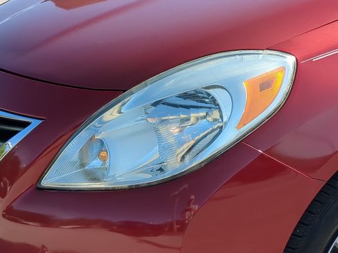 Used 2014 Nissan Versa SV FWD image 44