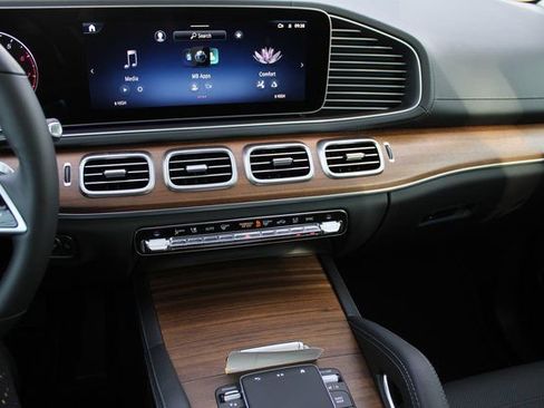 New 2026 Mercedes-Benz GLS 450 4MATIC image 28