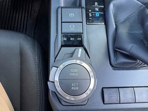 Certified 2025 Toyota Tacoma SR5 AWD/4WD image 27