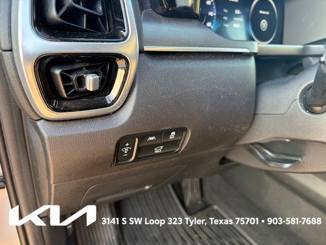 Certified 2023 Kia Sorento SX AWD/4WD image 16