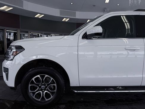 Used 2022 Ford Expedition XLT image 19