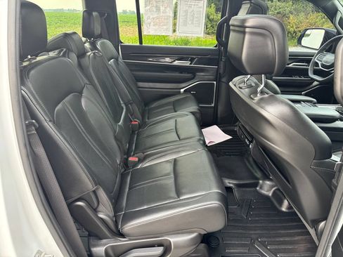 Used 2023 Jeep Wagoneer 4WD w/ Premium Group I image 28