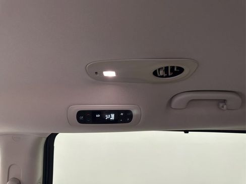 Used 2018 Chrysler Pacifica Touring-L FWD image 39