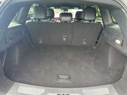 Used 2024 Lincoln Nautilus Premier w/ Jet Appearance Package image 10