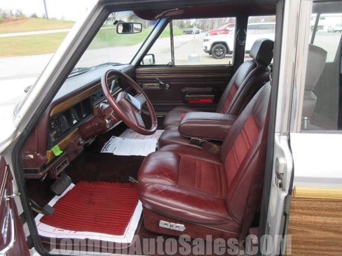 Used 1989 Jeep Grand Wagoneer image 13