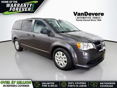 Used 2019 Dodge Grand Caravan SE w/ UConnect Hands-Free Group