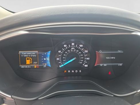 Used 2019 Ford Fusion SE FWD image 14