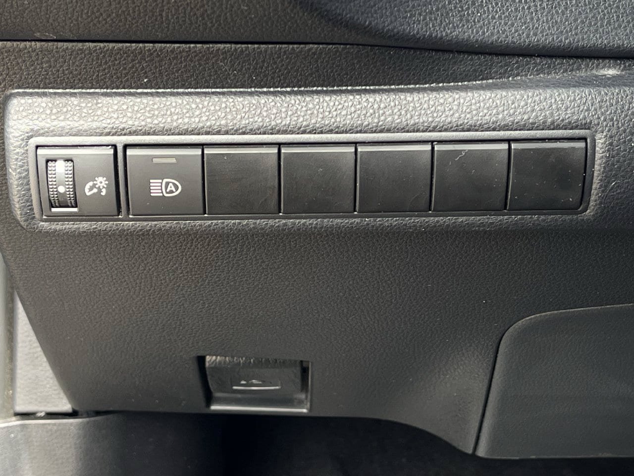 Used 2025 Toyota Corolla LE FWD image 19