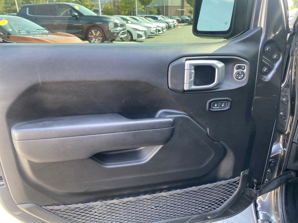 Used 2023 Jeep Gladiator Sport AWD/4WD image 17