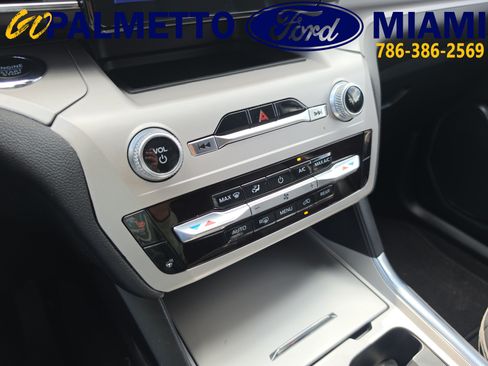 Used 2023 Ford Explorer XLT w/ Equipment Group 202A RWD image 26