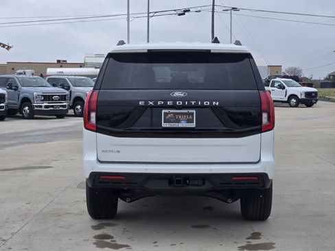 New 2026 Ford Expedition Active image 7