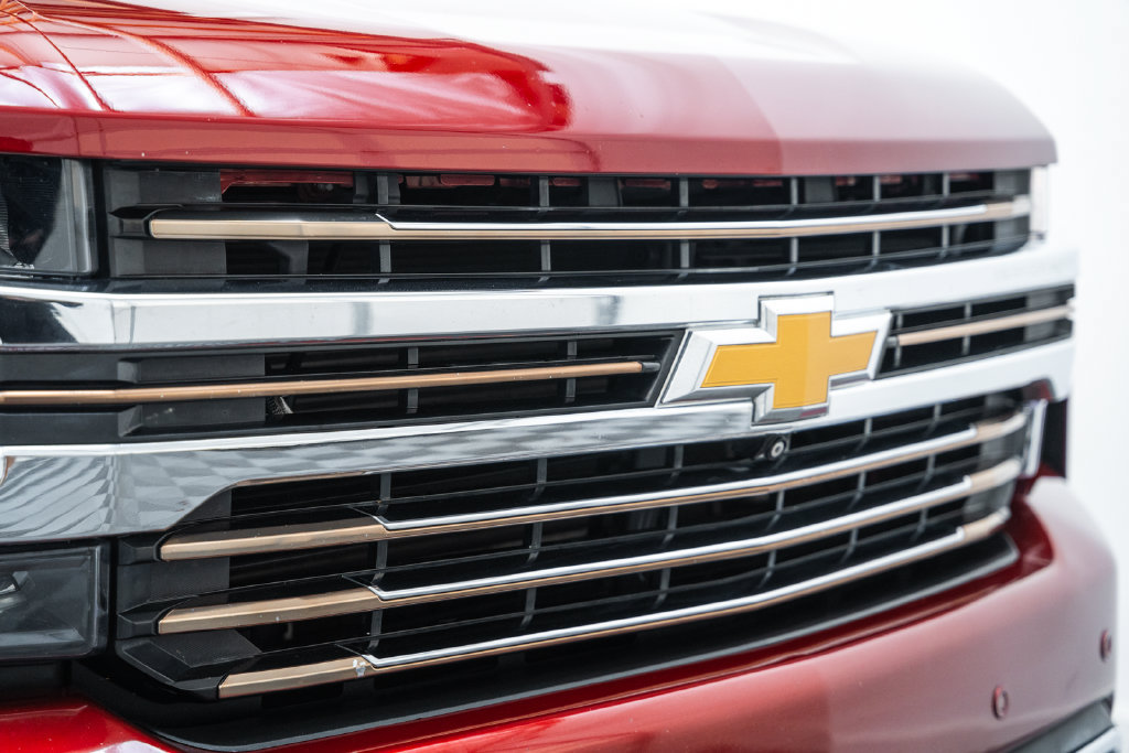 Used 2021 Chevrolet Silverado 1500 High Country w/ Technology Package AWD/4WD image 12