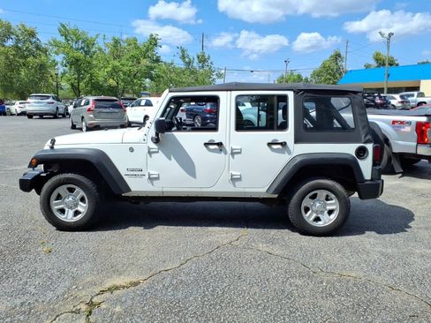 Used 2017 Jeep Wrangler Unlimited Sport w/ Connectivity Group AWD/4WD image 19