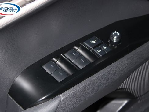 Used 2025 Toyota Camry SE FWD image 12