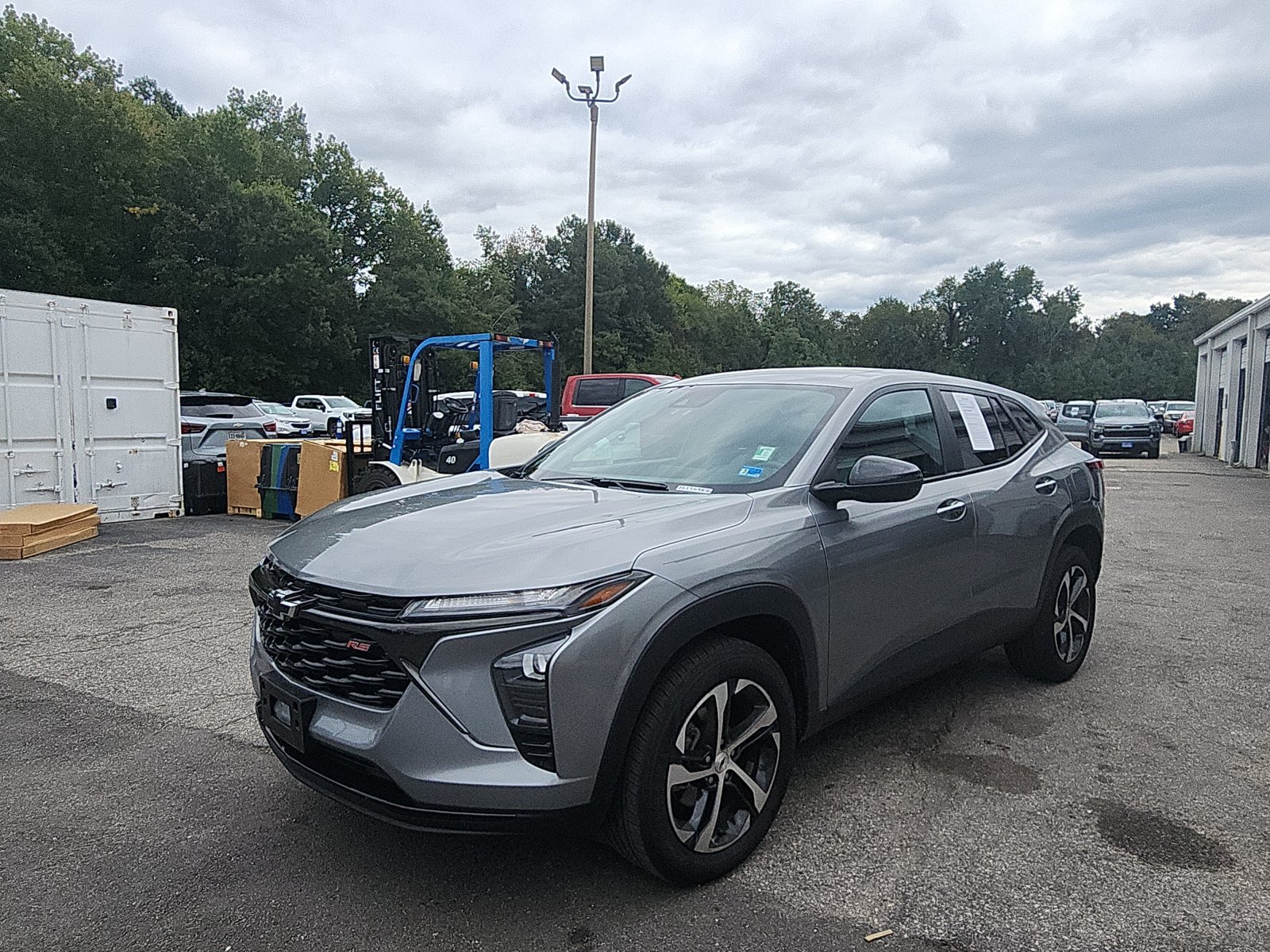 Used 2024 Chevrolet Trax RS FWD image 1