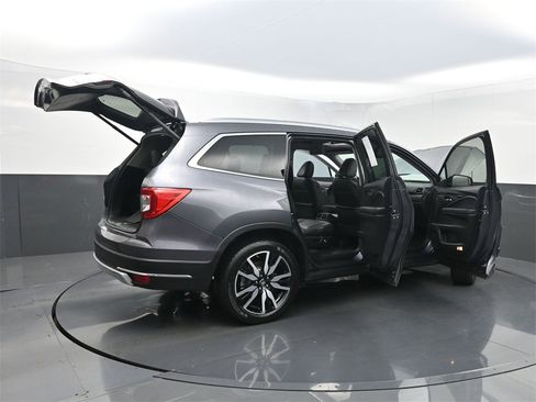 Used 2019 Honda Pilot Touring image 44