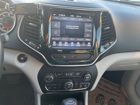 Used 2019 Jeep Cherokee Limited AWD/4WD image 10