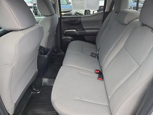 Used 2022 Toyota Tacoma SR5 RWD image 14