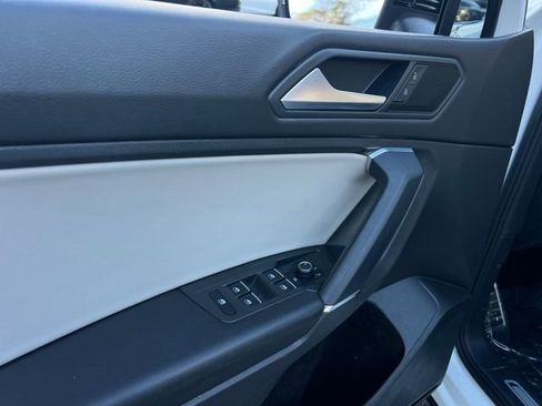 Used 2020 Volkswagen Tiguan SE R-Line image 11