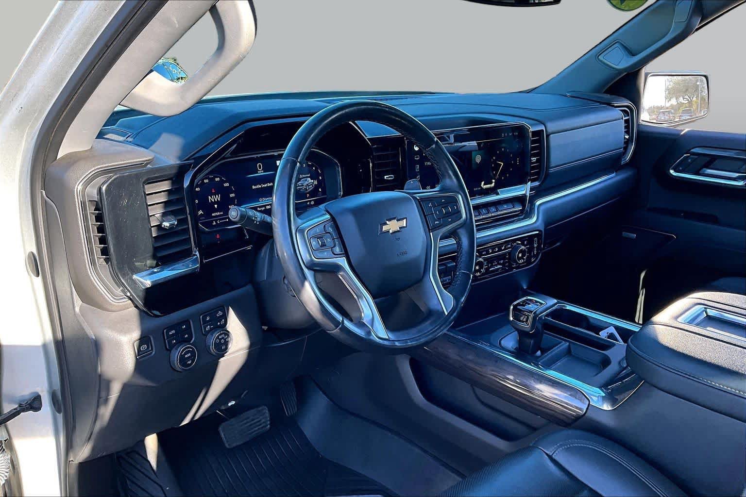 Used 2022 Chevrolet Silverado 1500 LTZ AWD/4WD image 17