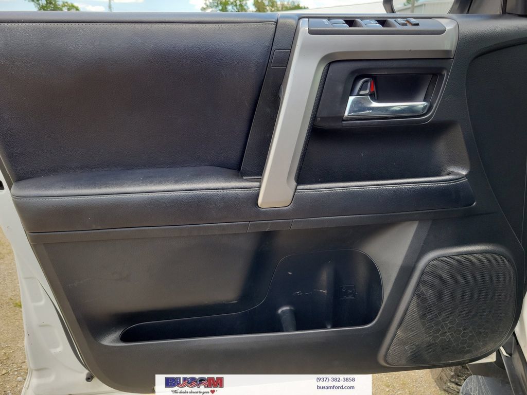 Used 2019 Toyota 4Runner SR5 AWD/4WD image 17
