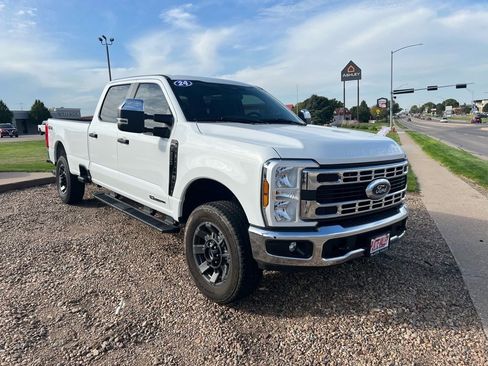 Used 2024 Ford F250 XL image 4