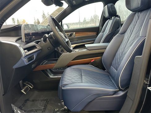 Used 2026 Cadillac Vistiq Premium Luxury image 20