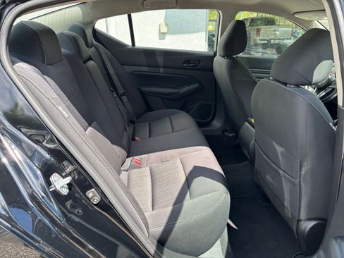 Used 2025 Nissan Altima 2.5 SV FWD image 40