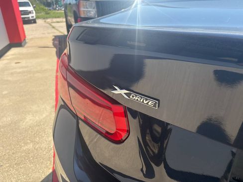 Used 2017 BMW 330i xDrive Sedan AWD/4WD image 8