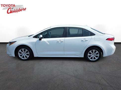 Used 2025 Toyota Corolla LE FWD image 8