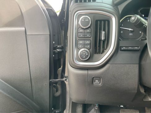 Used 2022 GMC Sierra 2500 Denali w/ Denali Black Diamond Edition AWD/4WD image 14