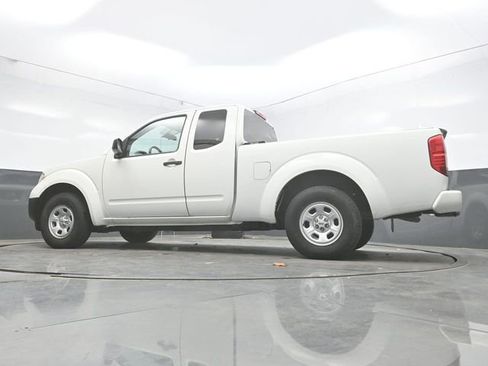 Used 2019 Nissan Frontier S image 32