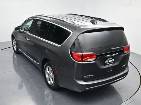 Used 2017 Chrysler Pacifica Platinum image 51