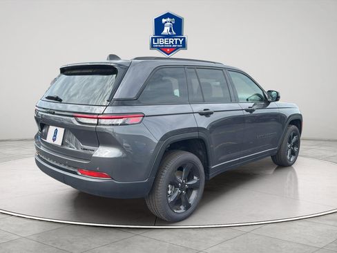 New 2025 Jeep Grand Cherokee Limited w/ Black Appearance Package AWD/4WD image 11