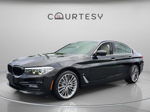 Used 2018 BMW 530e image 1