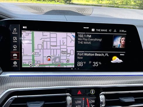 Used 2022 BMW X5 sDrive40i w/ M Sport Package RWD image 24