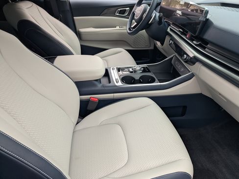 New 2026 Kia Carnival SX Prestige FWD image 9