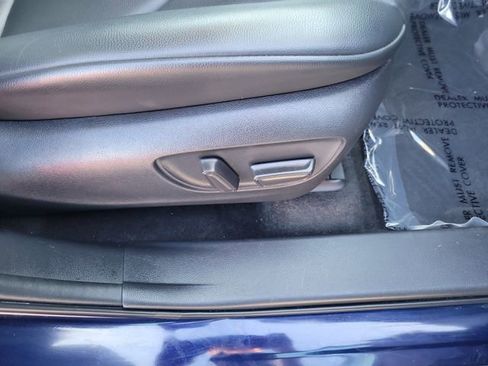 Used 2023 Toyota Highlander L image 38