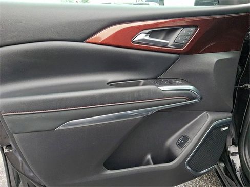 Used 2024 Chevrolet Traverse RS image 14