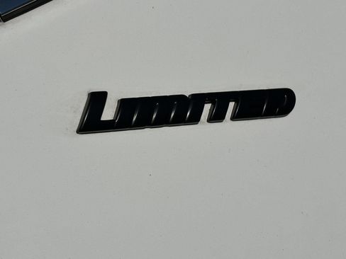 Used 2022 Toyota Tundra Limited image 10