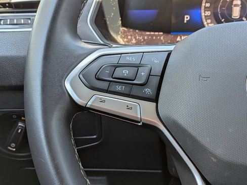 Used 2024 Volkswagen Tiguan SE AWD/4WD image 16