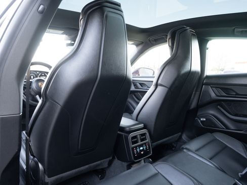 Used 2021 Porsche Taycan 4S image 27