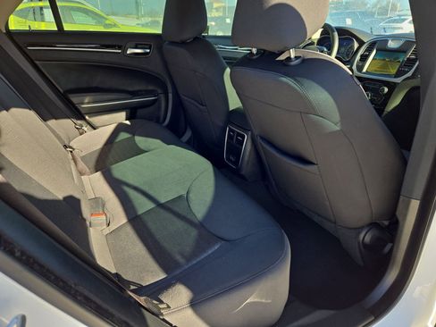 Used 2023 Chrysler 300 Touring w/ Sport Appearance Package image 30