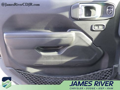 Used 2023 Jeep Wrangler Unlimited w/ Cold Weather Group AWD/4WD image 20