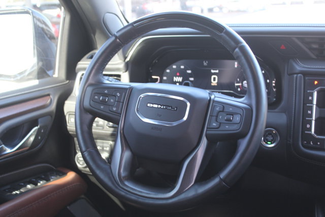 Used 2023 GMC Yukon XL Denali Ultimate w/ LPO, Floor Liner Package AWD/4WD image 24